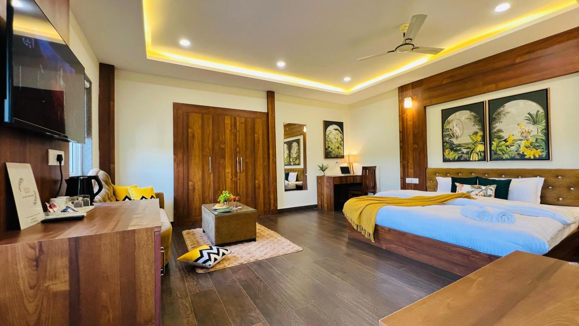Bluo Amani Vagator - Boutique Hotel Goa Anjuna Bagian luar foto