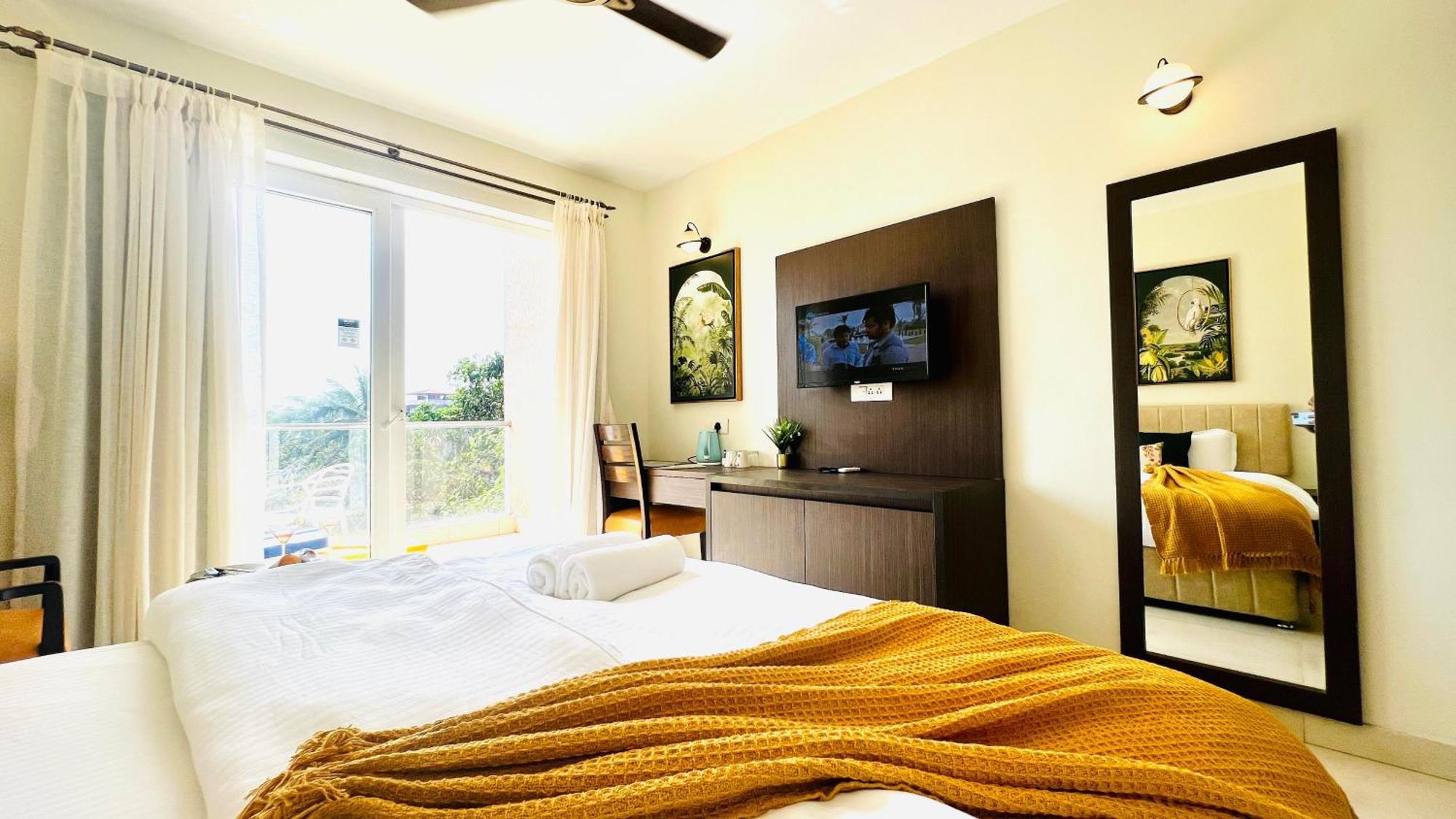 Bluo Amani Vagator - Boutique Hotel Goa Anjuna Bagian luar foto